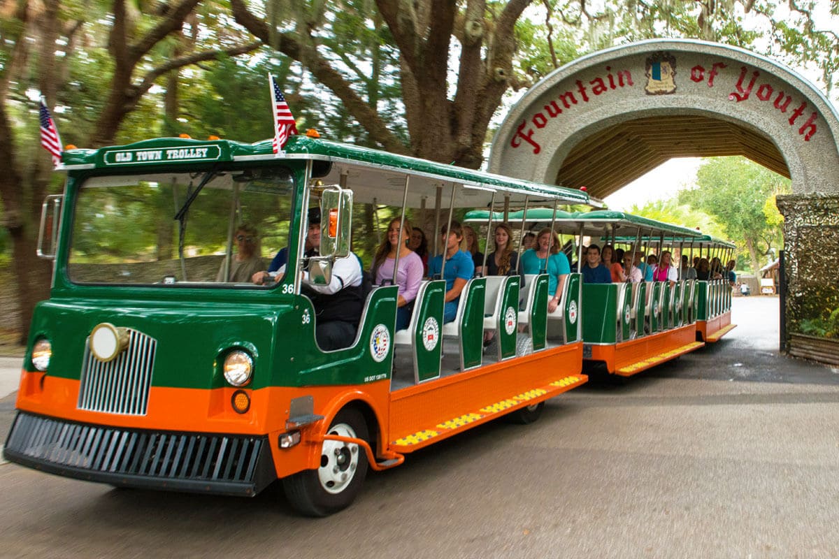 Explorar St. Augustine a través de un paseo en trolley