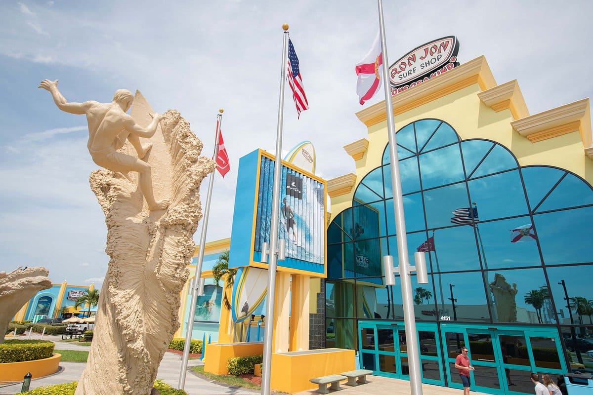 Cocoa Beach: El oasis de los surfistas